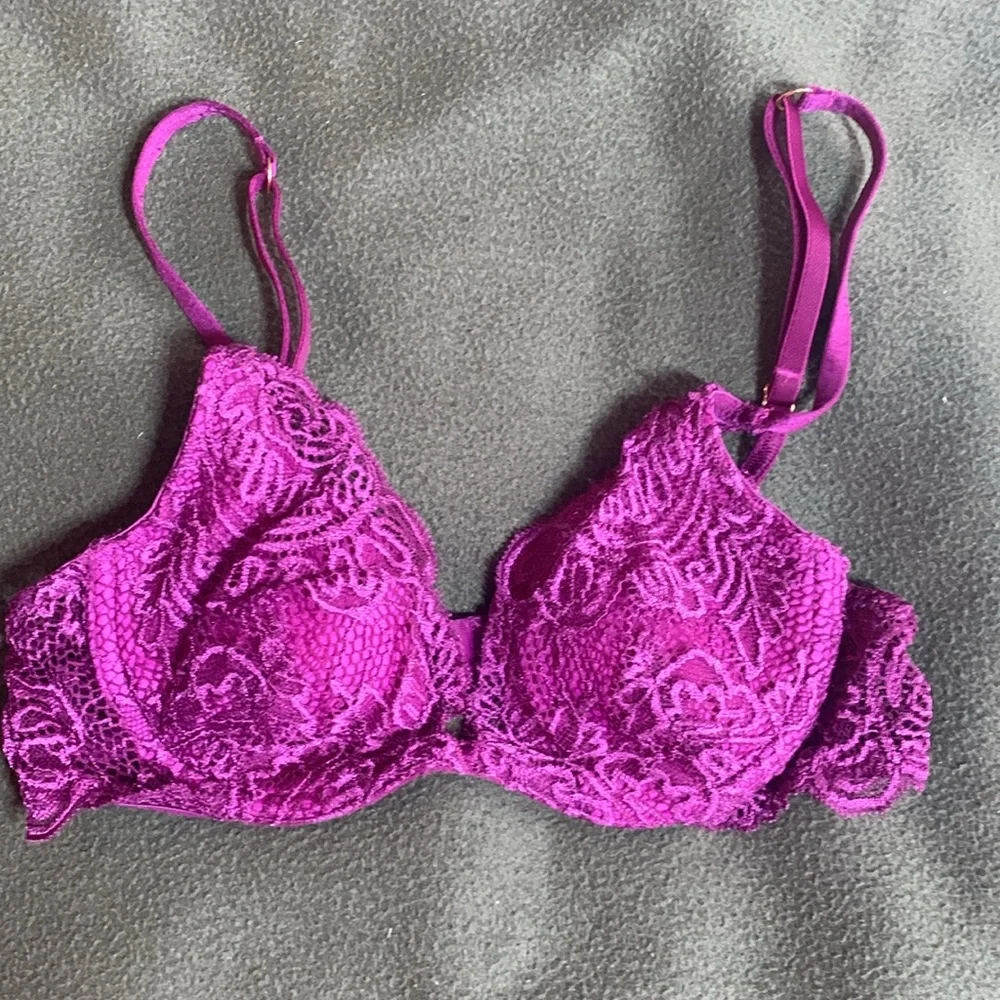 Victoria’s Secret Very Sexy purple lace set.  Never worn. Bra is 34A. Panties M. - Picture 2 of 10